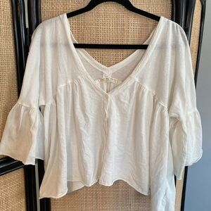 ✨NEVER WORN✨ We The Free Cream V-Neck Ruffled Sleeve Peasant Blouse